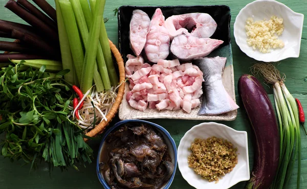 Comida vietnamita para la comida diaria, mam kho — Foto de Stock