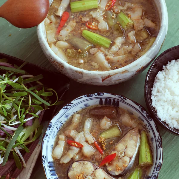 Vietnamees eten voor de dagelijkse maaltijd, mam kho — Stockfoto