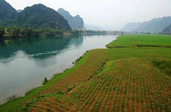 クアンビン、ベトナムで驚くほど自然風景 — ストック写真