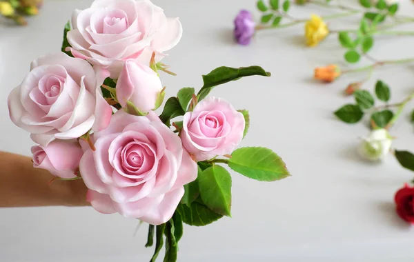 Arte de barro, buquê de flor de rosas — Fotografia de Stock