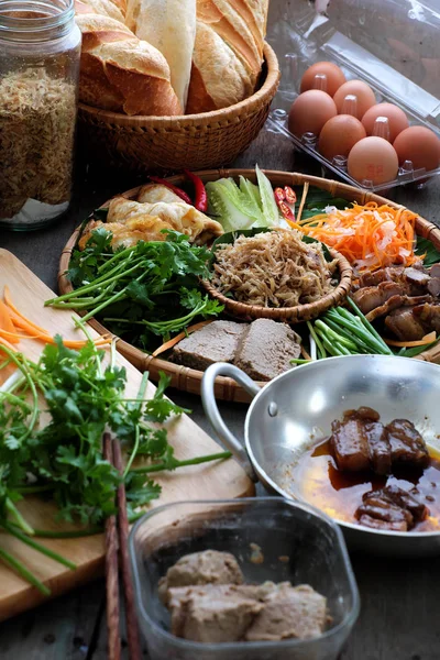 Comida vietnamita, banh mi thit — Foto de Stock