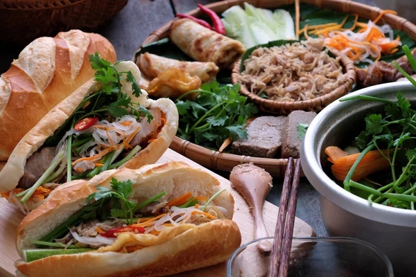 Comida vietnamita, banh mi thit — Fotografia de Stock