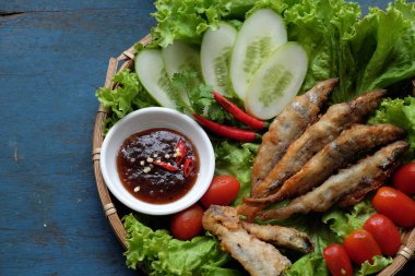 Vietnamca gıda, kızarmış balık