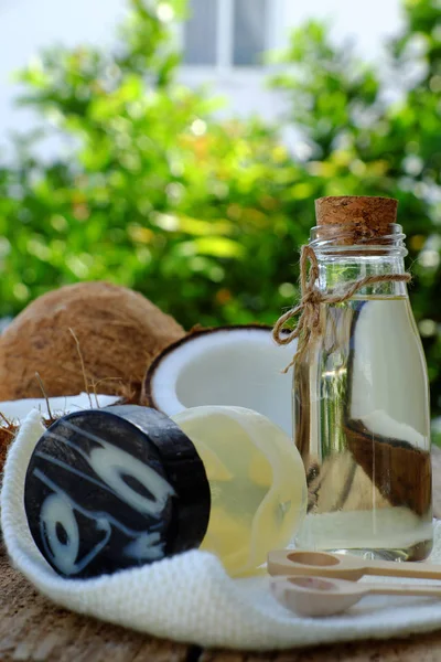 Cosméticos naturais de coco — Fotografia de Stock