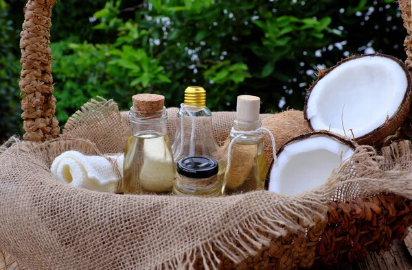 Cosméticos naturais de coco — Fotografia de Stock