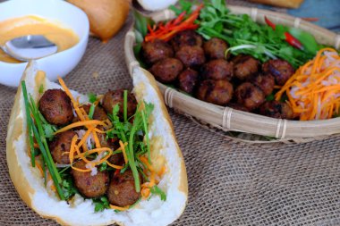 Vietnam sokak yemekleri, banh mi thit nuong