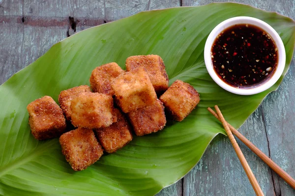 Comida vegetariana, tofu frito — Fotografia de Stock