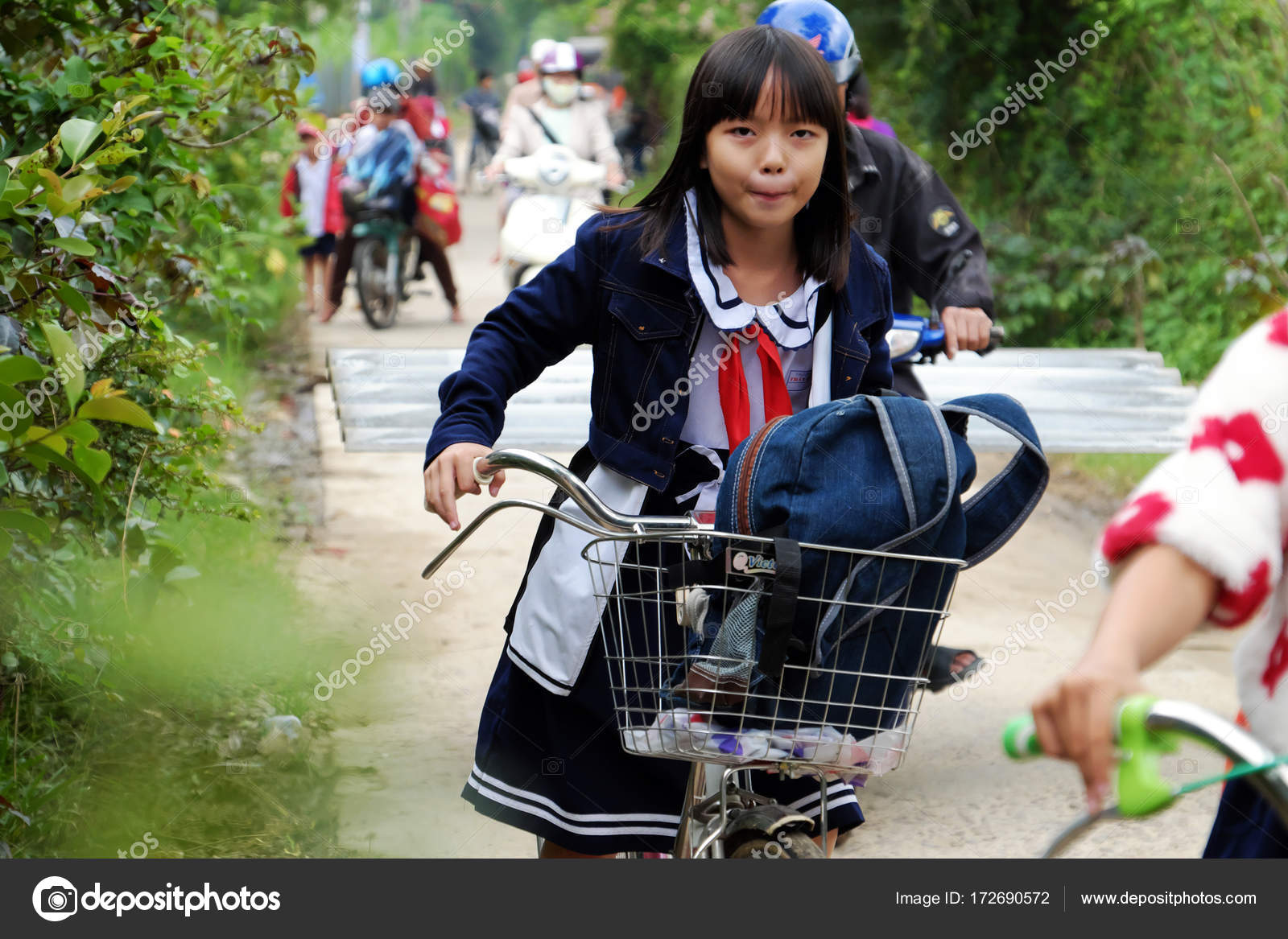 School top girl cycle