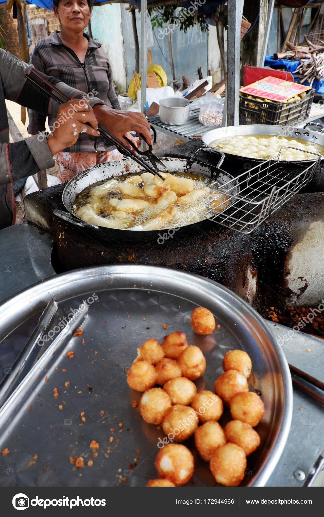 do street food make money