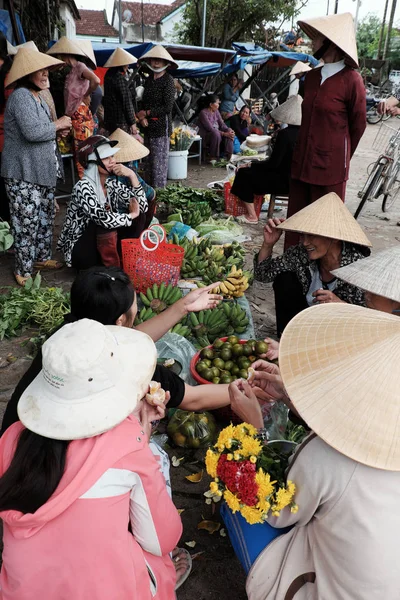 Buiten landbouwer markt, traditionele — Stockfoto