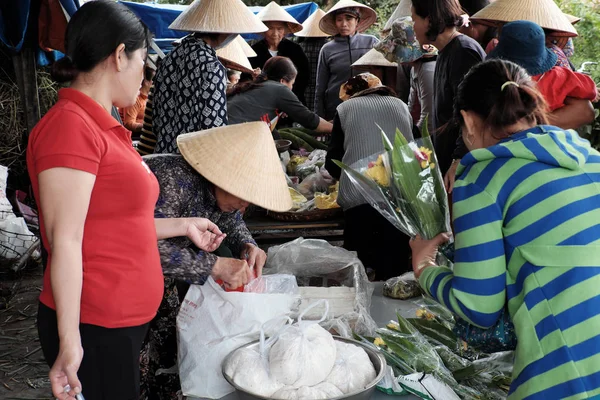 Mercado agrícola ao ar livre, mercado tradicional — Fotografia de Stock