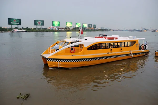 Water bus, passenger transportation — Stock Photo, Image