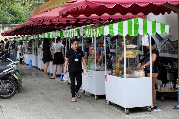 Street food vietnamita sul carrello del cibo — Foto Stock