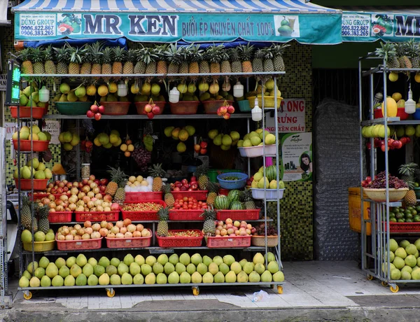 Amazing fruit juice shop — Stock Photo, Image