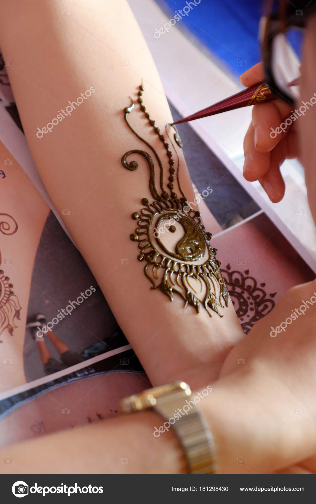 Artist Drawing Henna Pattern Woman Hand Tradition Art Indian