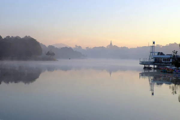 Da Lat amanecer, Thuy Ta restaurante — Foto de Stock