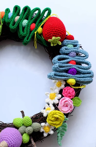 Colorato ornamento fatto a mano ghirlanda di Natale per ghirlanda da spillo — Foto Stock