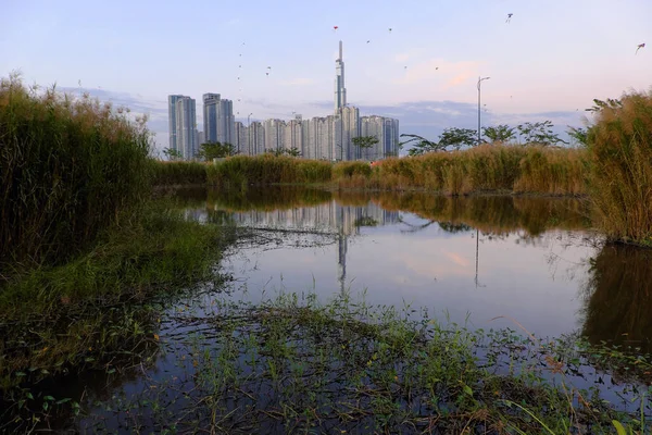 Amazing Landscape Chi Minh City Vietnam Evening Many Kites Flying — ストック写真