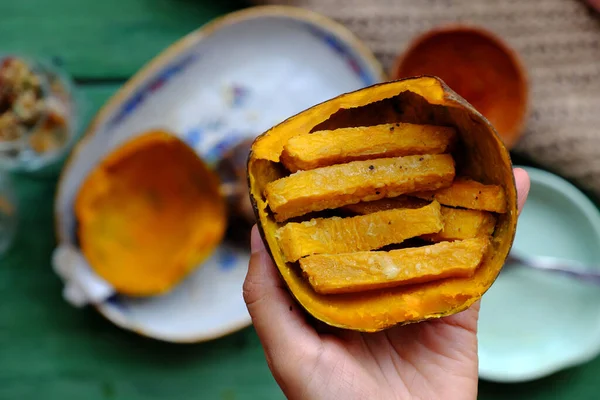 Piatto Alta Vista Cibo Sano Vegetariano Affettato Zucca Gialla Forno — Foto Stock