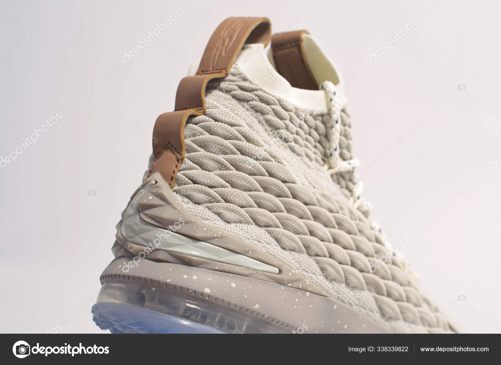 lebron 15 ghost canada