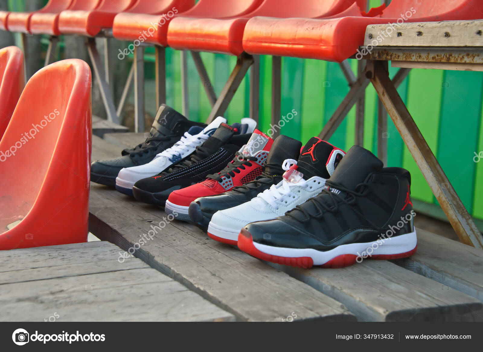 bang Ondergedompeld Ringlet Nike Air Jordan Series Basketball Shoes Collection Different Colors Models  – Stock Editorial Photo © Alavanta #347913432