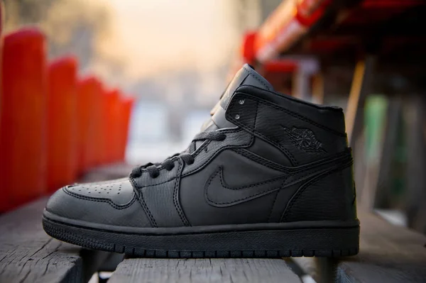 Black Nike Air Jordan Retro Basketskor Solnedgångsljus Berömda Sneakers Sköt — Stockfoto