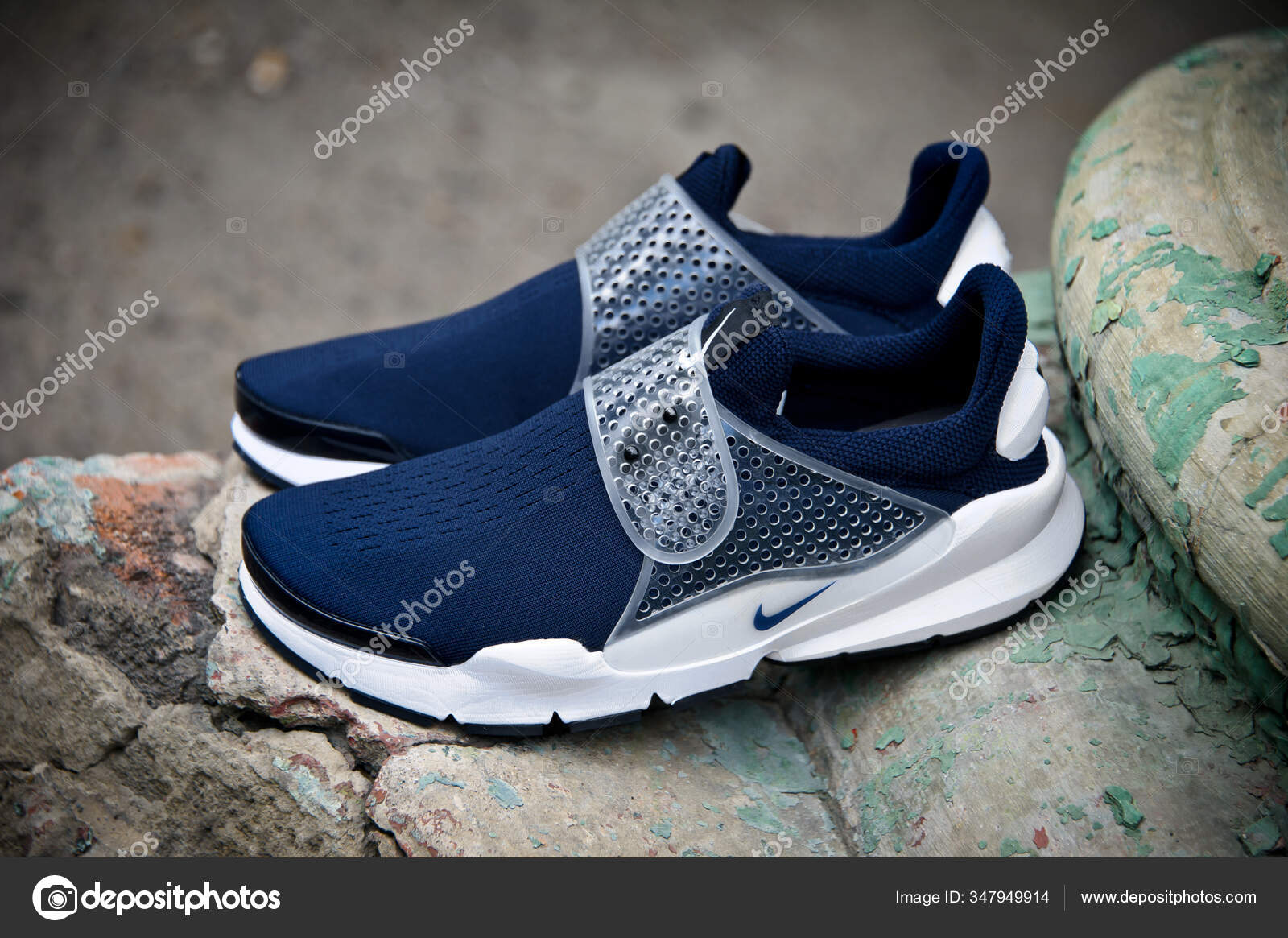 nike sock dart running