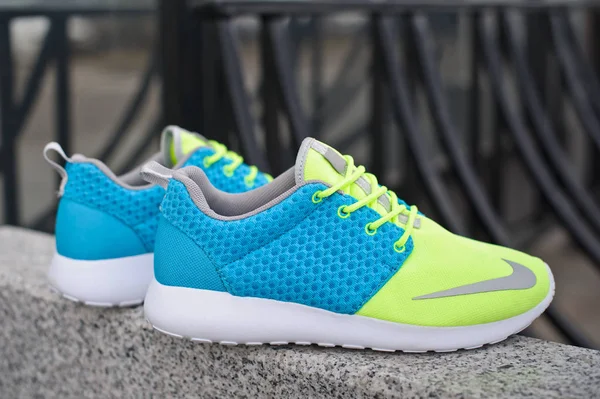 Renkli Nike Roshe Run Koşu Ayakkabıları Spor Ayakkabıları Spor Ayakkabıları — Stok fotoğraf