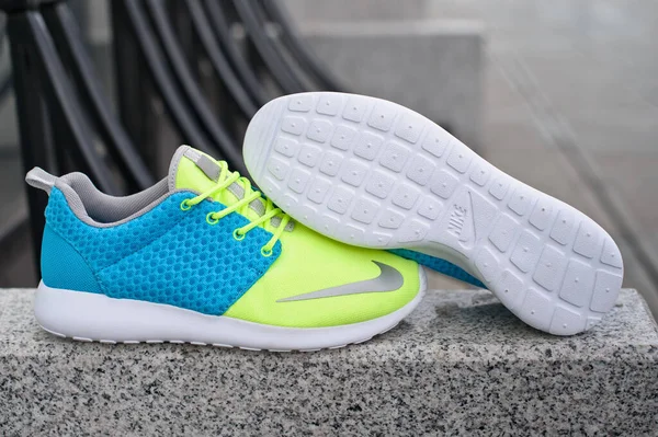 Renkli Nike Roshe Run Koşu Ayakkabıları Spor Ayakkabıları Spor Ayakkabıları — Stok fotoğraf