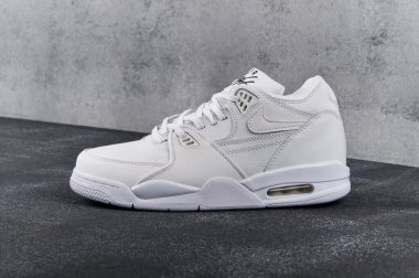 Nike Havayolları Uçuş 89, koşu ayakkabıları, spor ayakkabıları, yakın görüş, gri soyut arka planda çekim. Spor ve günlük ayakkabı konsepti. Krasnoyarsk, Rusya - 12 Mayıs 2017