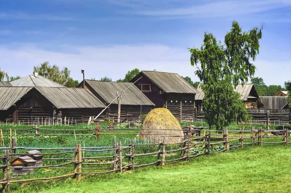 Alte Blockhütte Einem Russischen Dorf Während Eines Sonnigen Sommers Traditionelle — Stockfoto