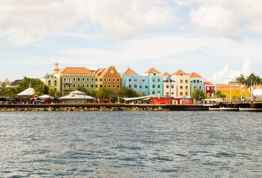 Willemstad 'ın renkli tarihi binaları