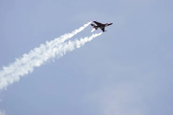 F-16 Lucha contra el Falcón por parte de la fuerza aérea belgia —  Fotos de Stock