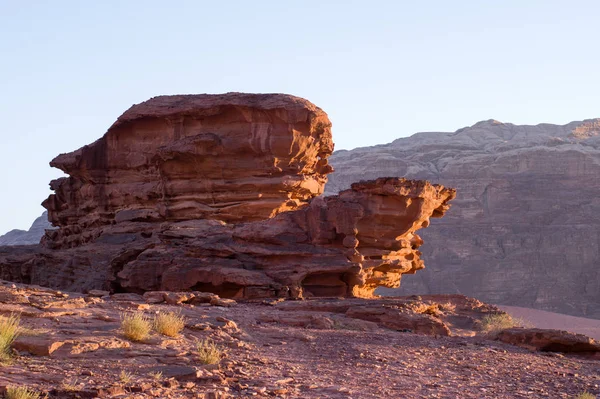Formaciones rocosas en el desierto de Wadi Rum — Foto de Stock