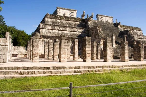 Tempel van de krijgers in Chichén Itzá — Stockfoto