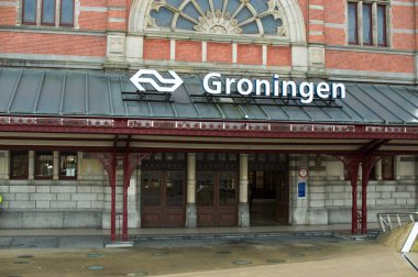 Groningen İstasyonu girişi