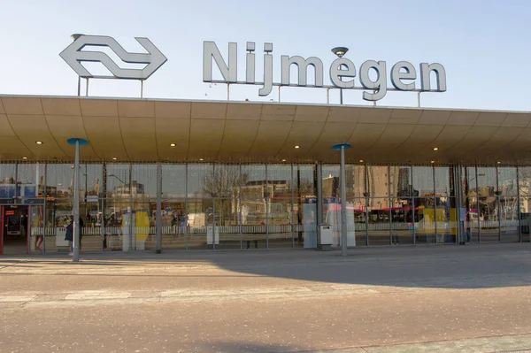 Facade of station Nijmegen, — Stock Photo, Image