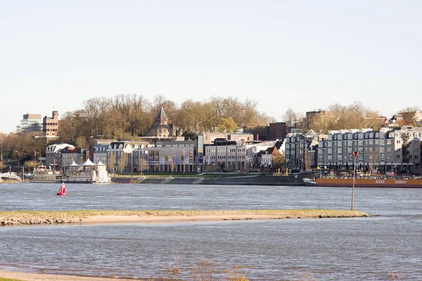 Nijmegen Paesi Bassi Marzo 2020 Paesaggio Urbano Nijmegen Presso Fiume — Foto Stock