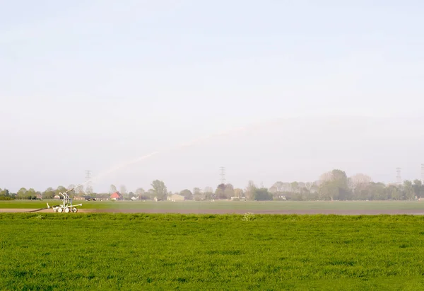 Zavlažovací Zařízení Stříká Vodu Trávník — Stock fotografie