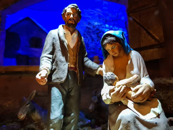 Antica tradizione di realizzare il presepe durante l'holida natalizia — Foto Stock