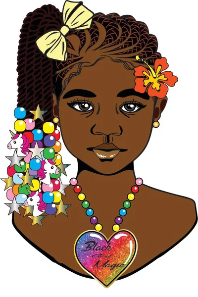 Uzun örgü saç stili, renkli saç tokaları, amber çiçeği, kurdele ve renkli boncuklu kalp pırıltısı kolyesi olan güzel siyah bir kız..