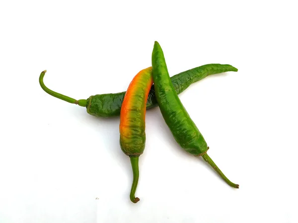 Lange Groene Chili Geïsoleerd Witte Achtergrond — Stockfoto