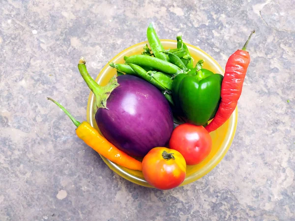 Mnoho Čerstvé Zdravé Zeleniny Dát Plastu Boul Kamenném Pozadí Stock Snímky