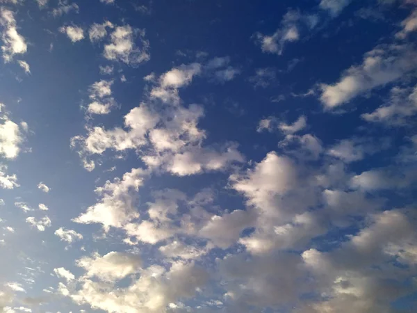 Nubes Blancas Brillantes Cielo Azul — Foto de Stock