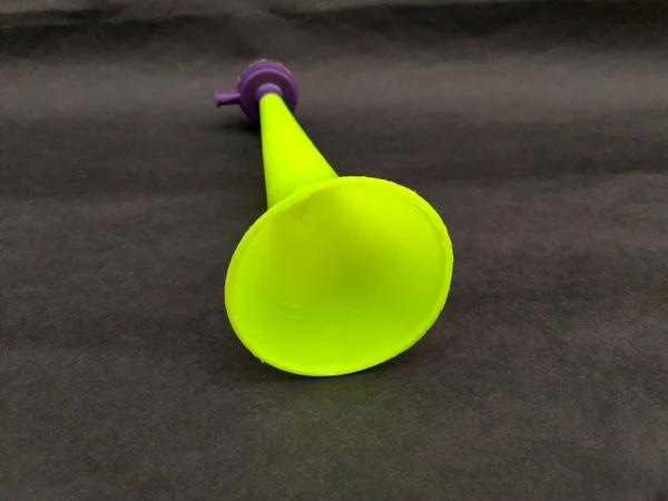 Κενό Vuvuzela Γήπεδο Πλαστικό Κέρατο Ανεμιστήρας Vuvuzela Τρομπέτα Απομονωμένη Απρόσκοπτη — Φωτογραφία Αρχείου