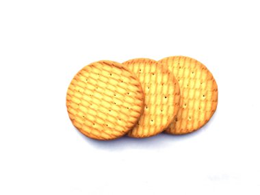 Beyaz arka planda izole edilmiş taze, sağlıklı sarı bir bisküvi. 