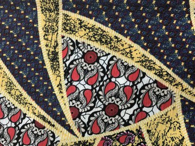 batik arka plan üzerinde güzel renkli çiçekler