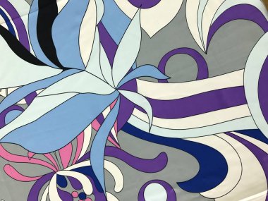 batik arka plan üzerinde güzel renkli çiçekler 