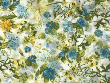 batik arka plan üzerinde güzel renkli çiçekler 