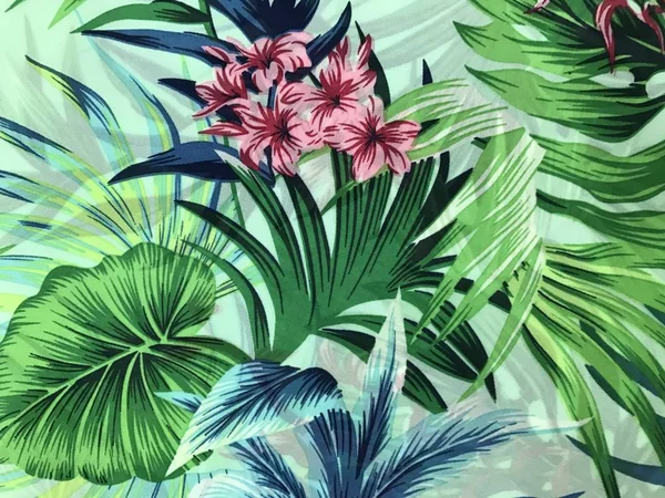 batik arka plan üzerinde güzel renkli çiçekler 